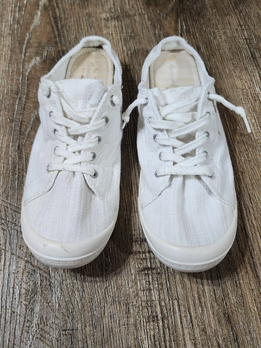 Aeropostale womans slip on sneakers size 9